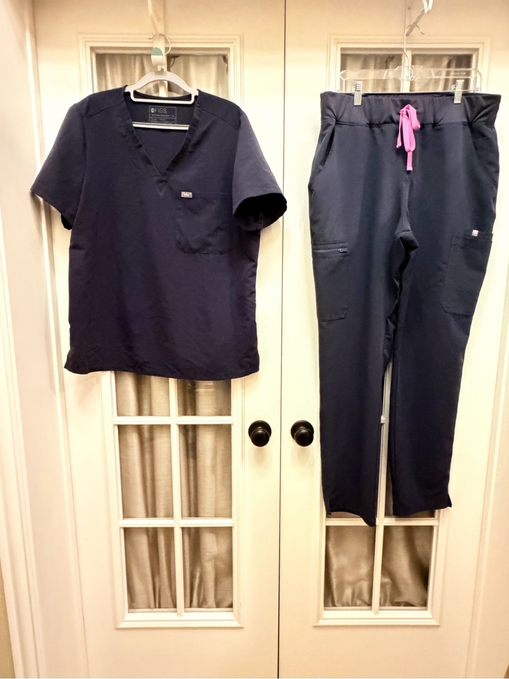 XL Dark Grey Women’s Figs Scrub Set w/ TALL HW Yola Skinny Pants EUC